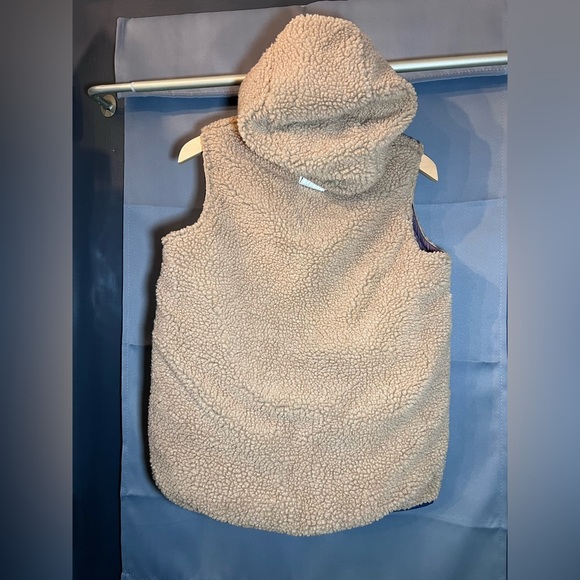 Patagonia Hooded Reversible Insulated Girls Vest - Picture 9 of 11